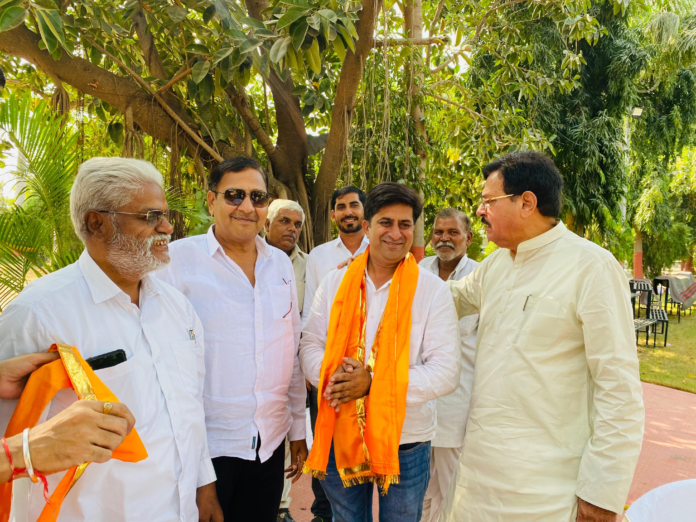 Sharma, the newly elected minister of All India Menaria Brahmin Samaj Zone Chittorgarh and Pratapgarh, took blessings from former cooperative minister Anjana