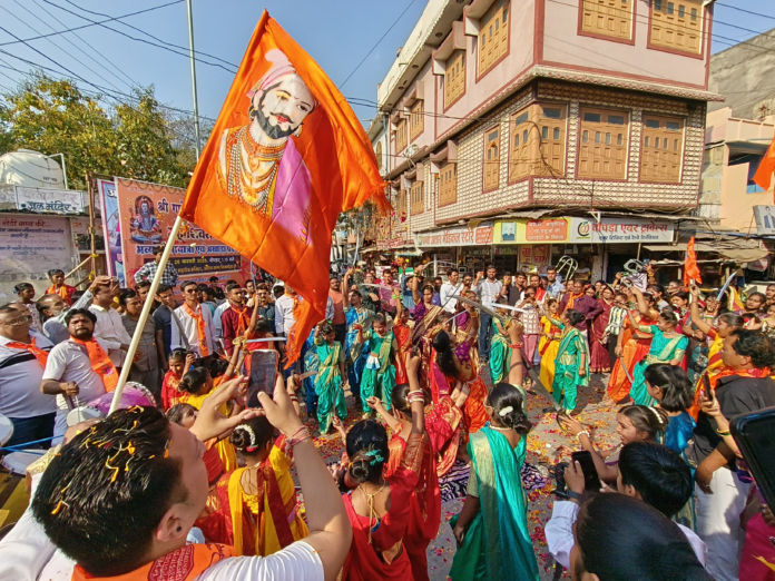 पूर्व सहकारिता मंत्री उदयलाल आंजना की ओर से कांग्रेसजनों ने पुष्प वर्षा कर शोभायात्रा का किया आत्मीय स्वागत–अभिनंदन