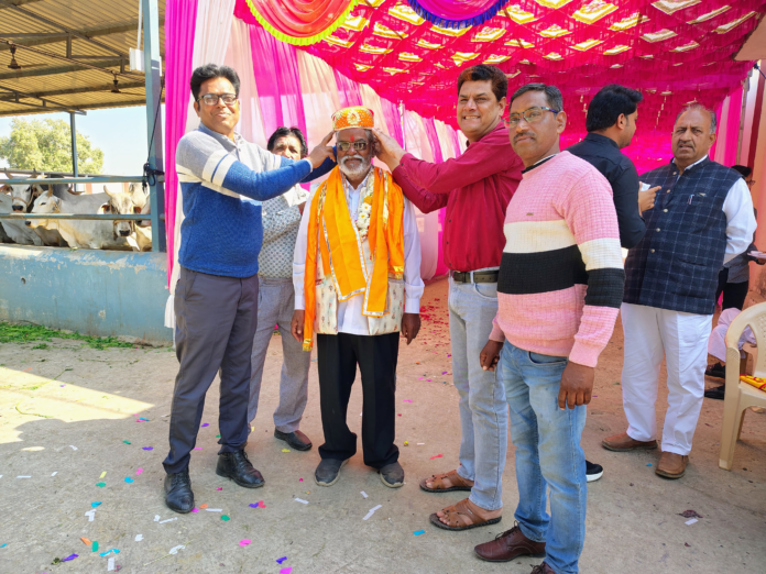 गौभक्त बंशीलाल राईवाल का जन्मदिन श्री सांवरिया जी गौशाला में गौमाताओं की सेवा कर मनाया गया