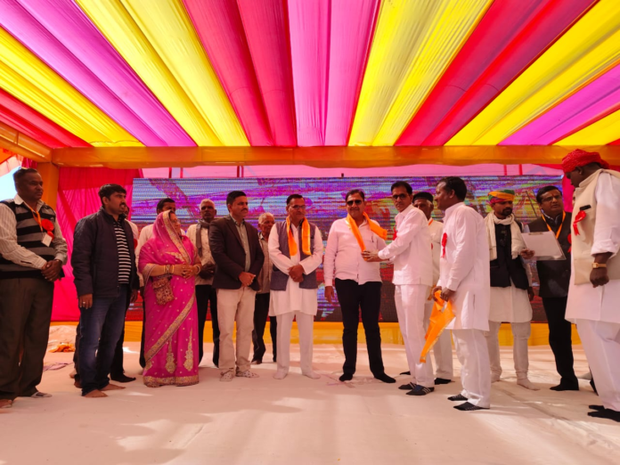 पूर्व सहकारिता मंत्री उदयलाल आंजना ने श्री क्षत्रिय मेवाड़ा कुमावत चारभुजा सेवा संस्थान समिति को सामूहिक विवाह सम्मेलन के आयोजन पर दिया धन्यवाद
