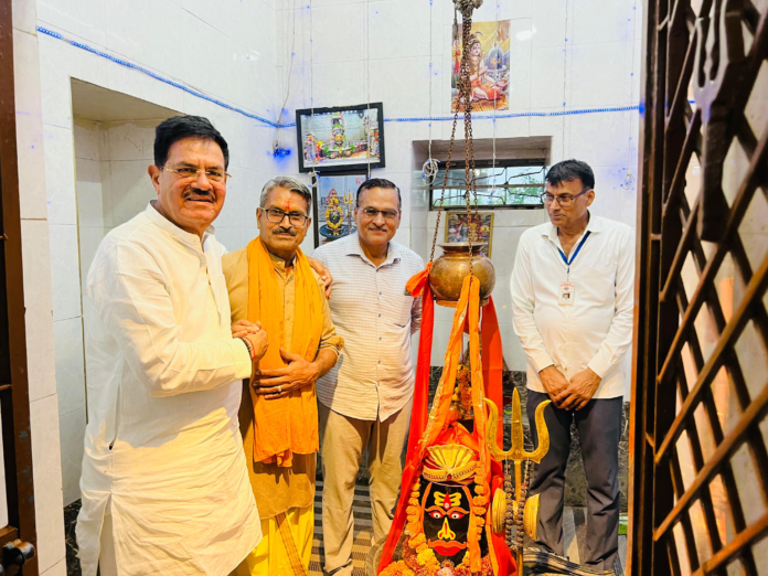 चमत्कारी शनिदेव से क्षेत्र में सुख, शांति, समृद्धि और खुशहाली की प्रार्थना
