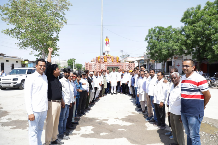 Udaylal Anjana paid tribute to former Prime Minister Late Rajiv Gandhi on his death anniversary