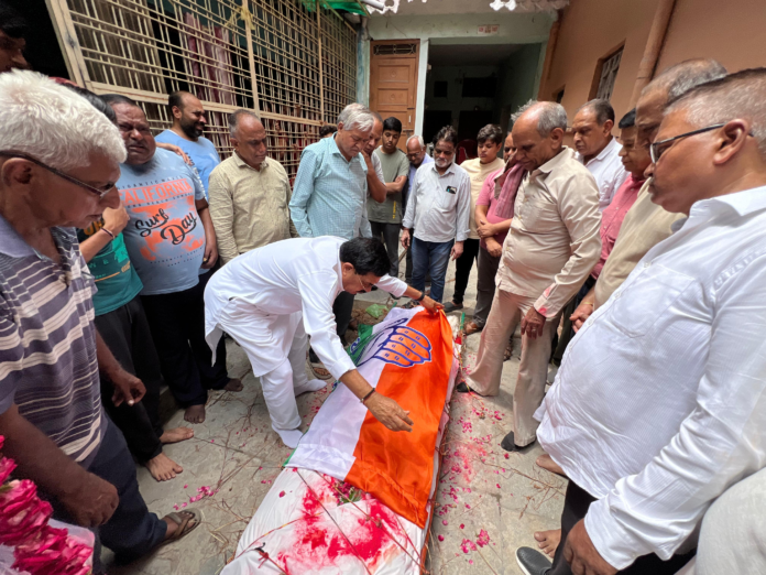 पूर्व मंत्री उदयलाल आंजना और कांग्रेसजनों ने दी मनोहरलाल विराणी को अंतिम विदाई